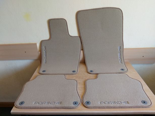 Covorase auto din mocheta dedicate Porsche Panamera S