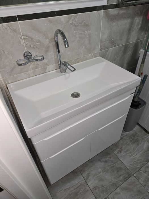 Раковина с тумбой,