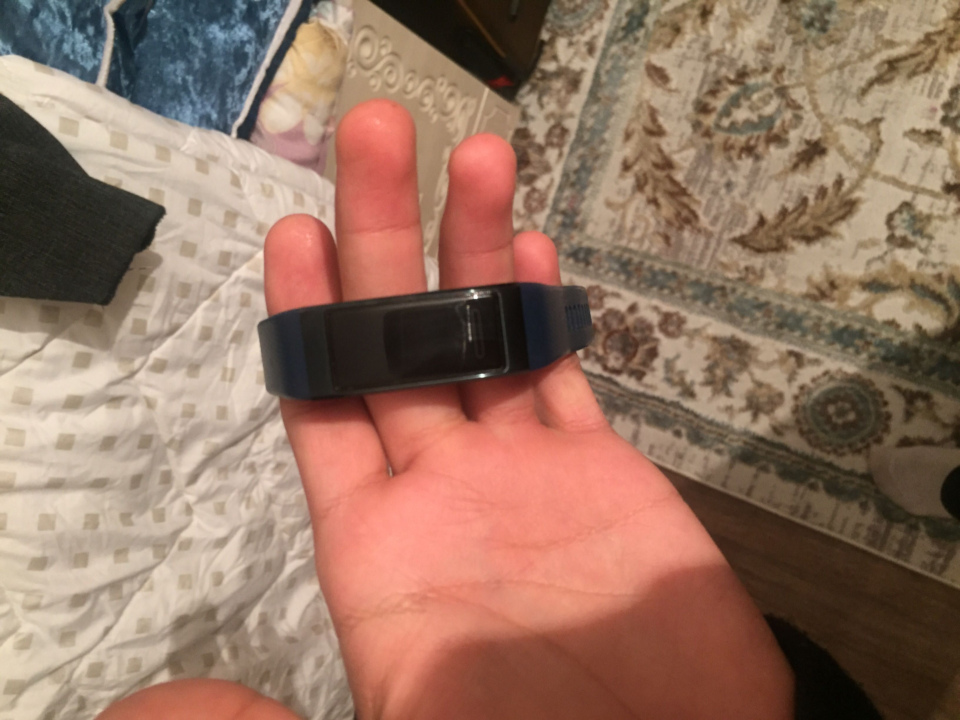 Продаю спортивные часы HUAWEI Band pro 3