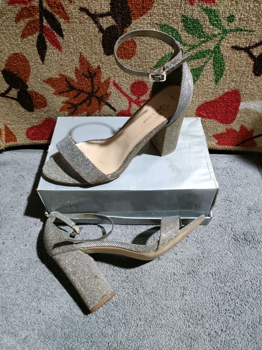 Sanda de ocazie eleganta