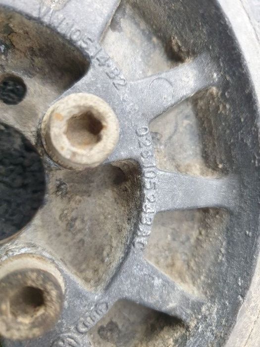 Fulie vibrochen  VOLKSWAGEN POLO 6N1 1994 - 1999 1.7 60 SDI AKU  028105243AC