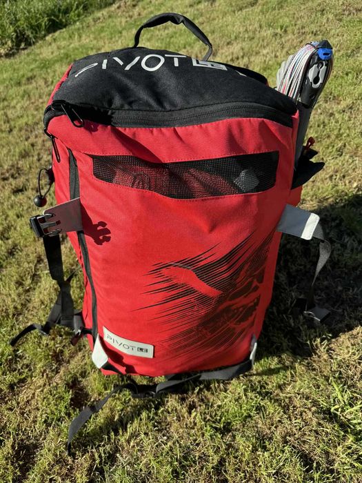 Кайт Naish Pivot 2024 LE 12m + бар Torque 2 - Като нови!