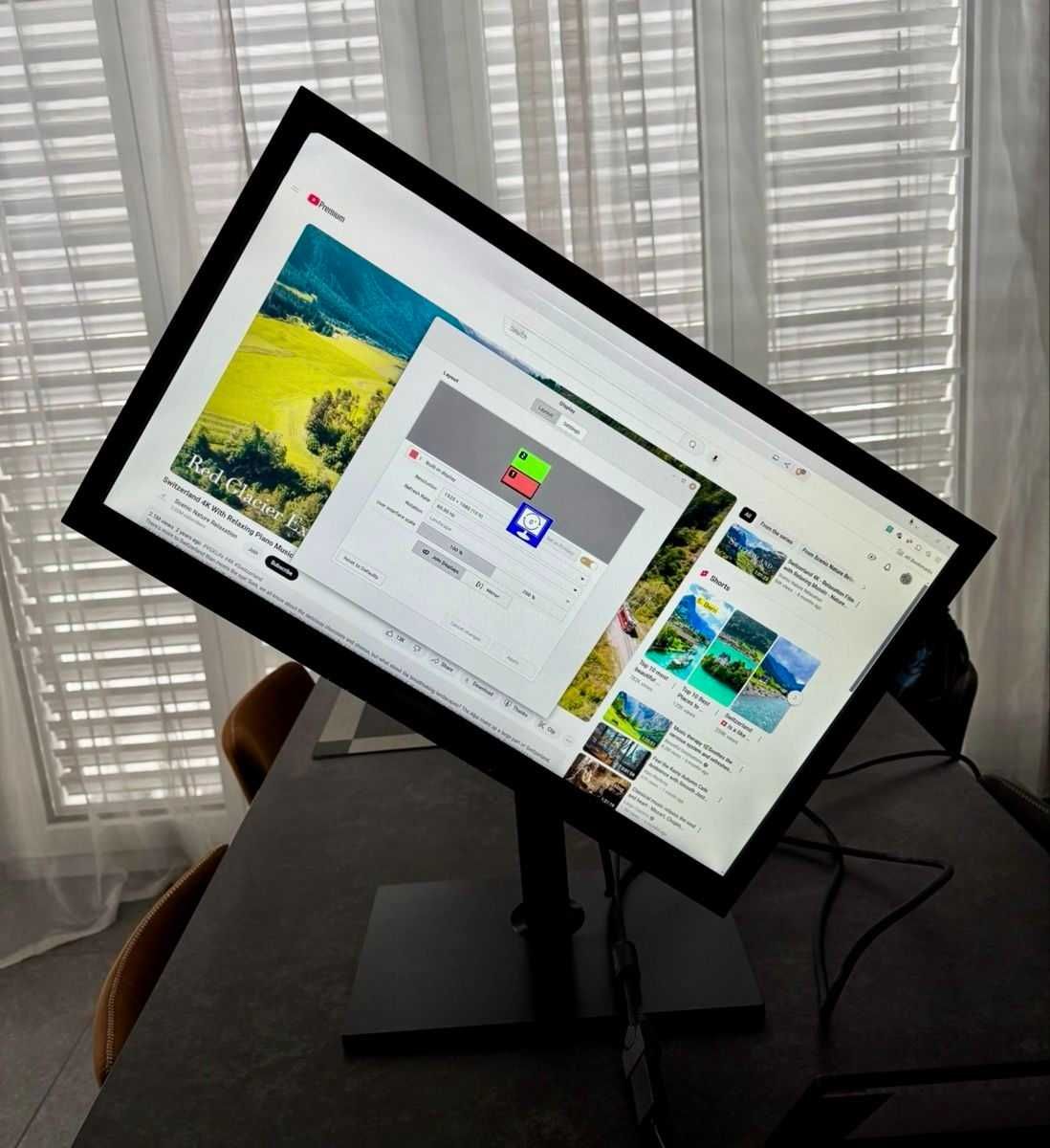 Монитор Samsung 27", с 90-градусово завъртане (Landscape->Portrait)