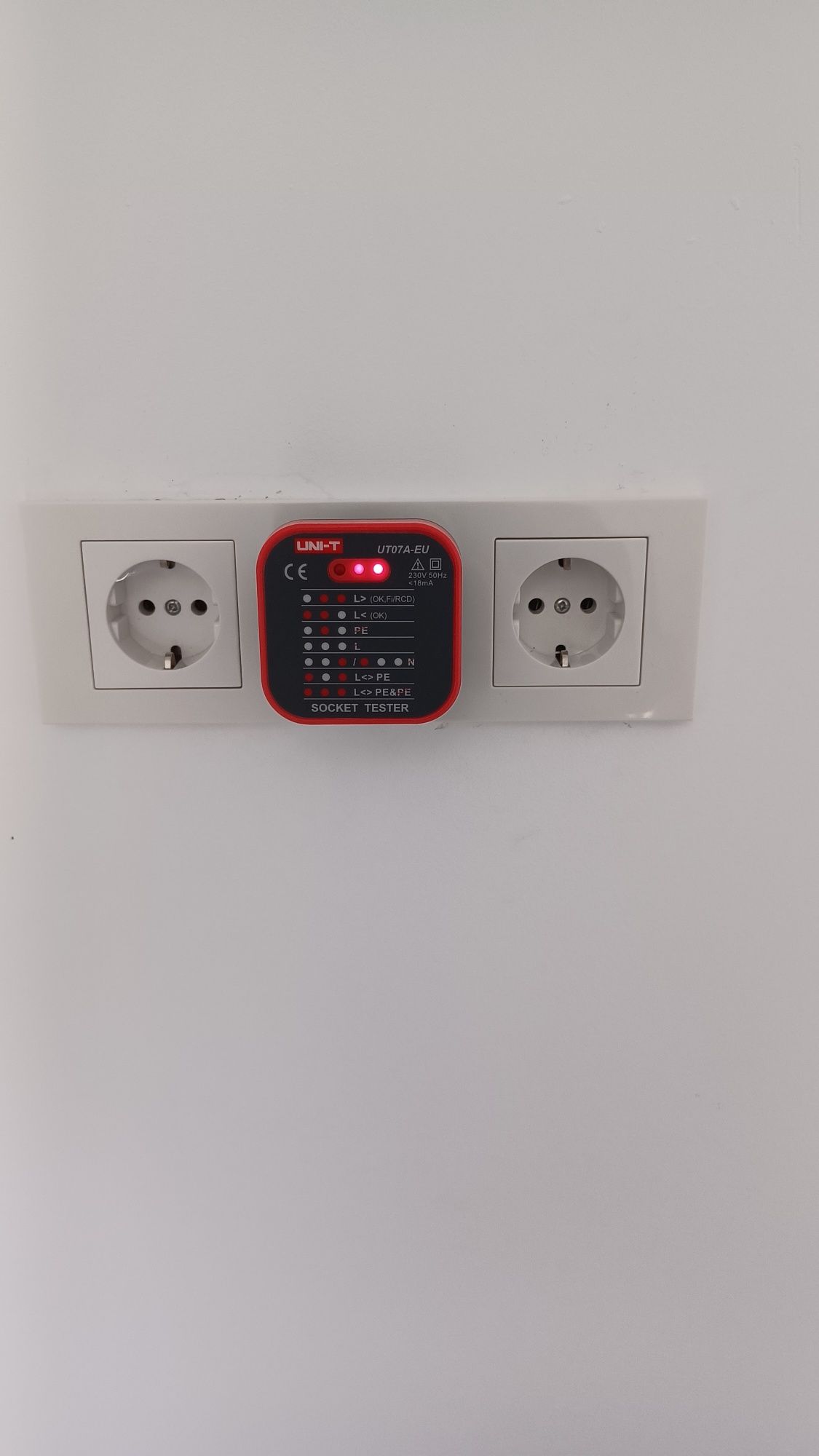 Electrician Botoșani. Reparații, extinderi instalații electrice.