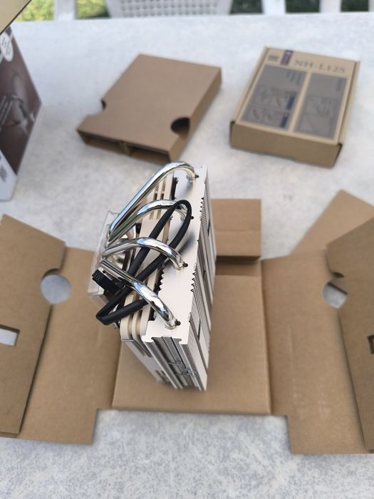 Cooler CPU cu profil