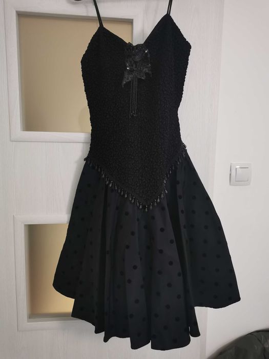 Вечерна рокля стил 90-те години