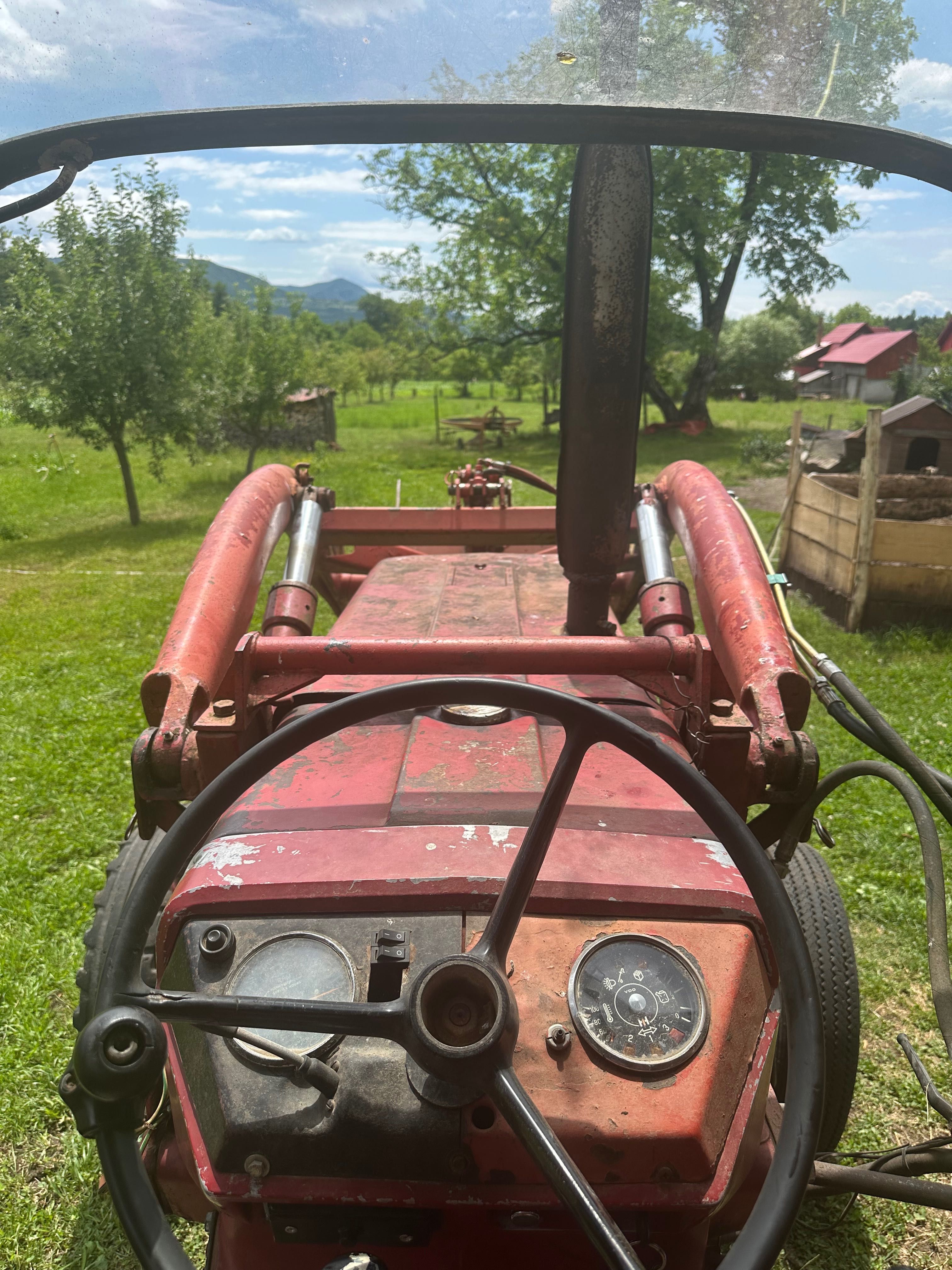 Tractor McCormick international