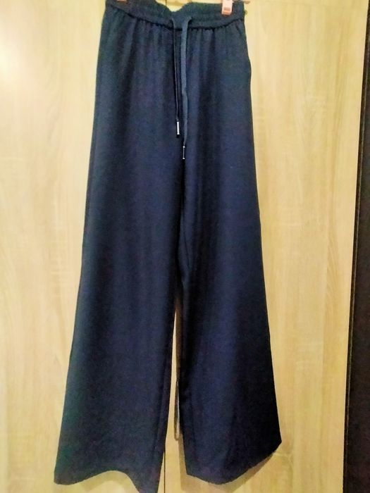 Продам брюки на девочку