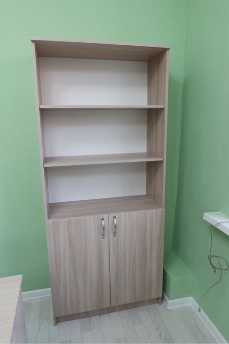 Продаю парты и стулья, учительские столы и шкафы