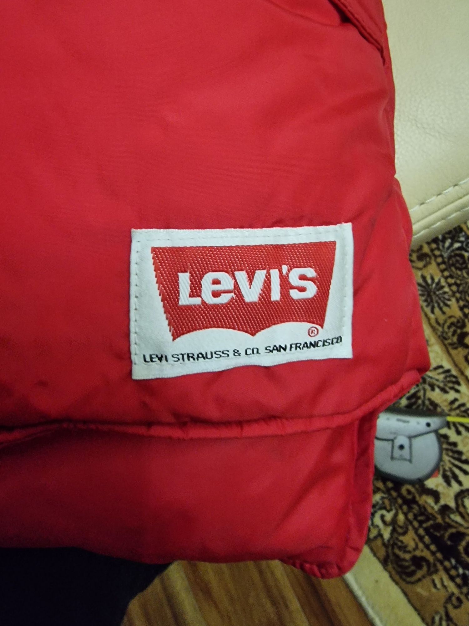 Vestă LEVI STRAUSS. original