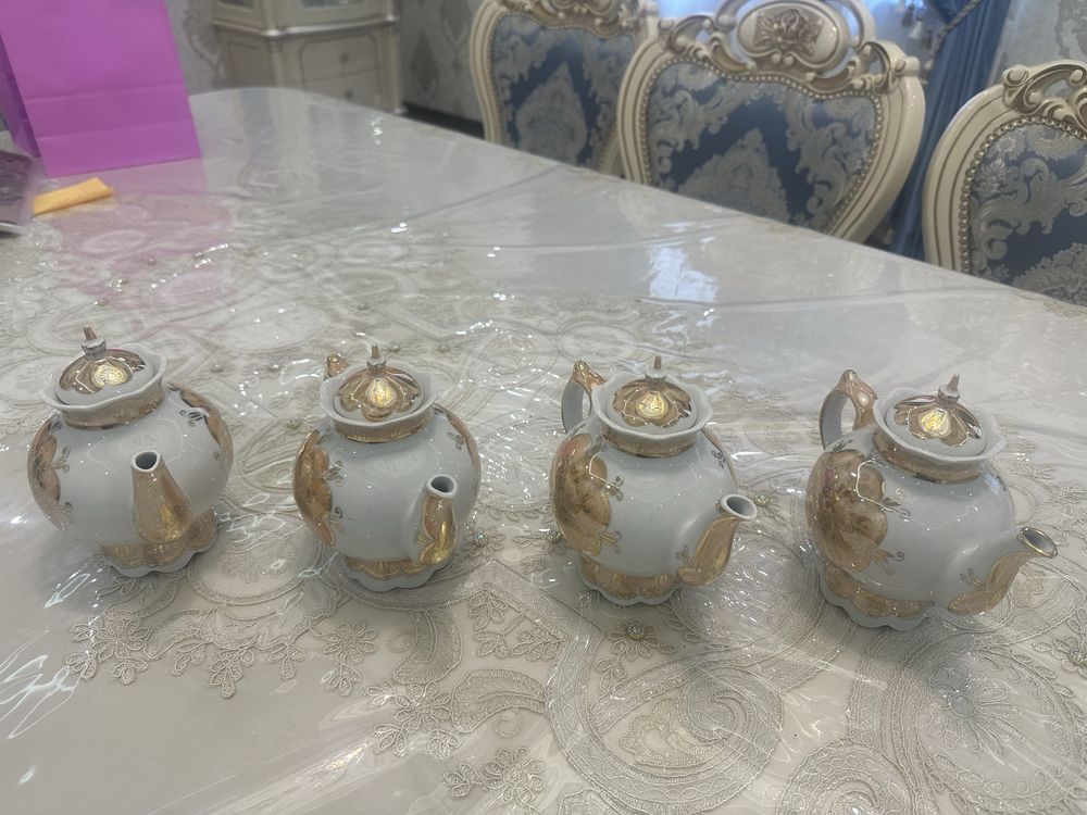 Чайники из фарфора 4 шт, новые