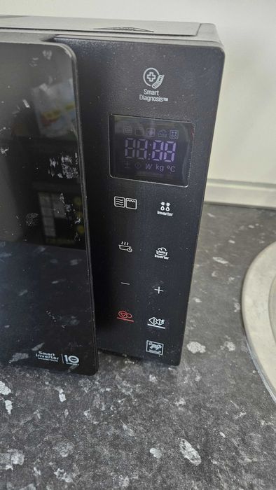 Cuptor cu microunde LG 25 l
