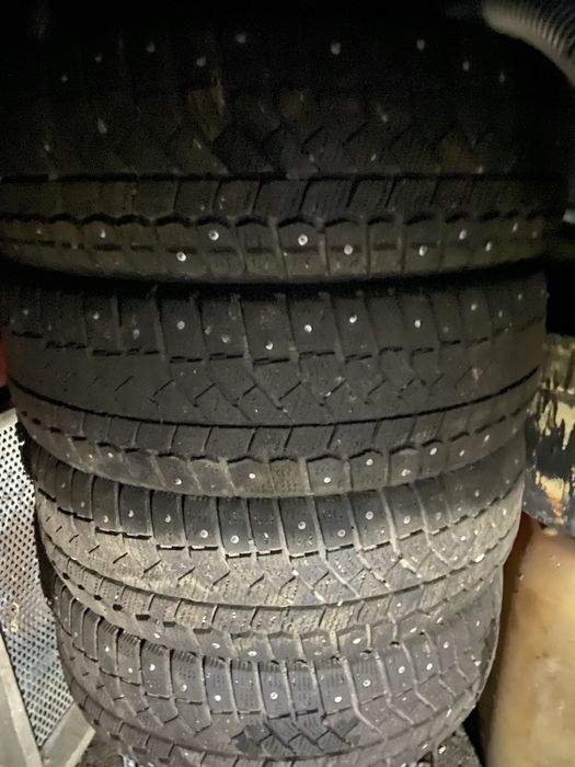 Продам зимние шины шипованные