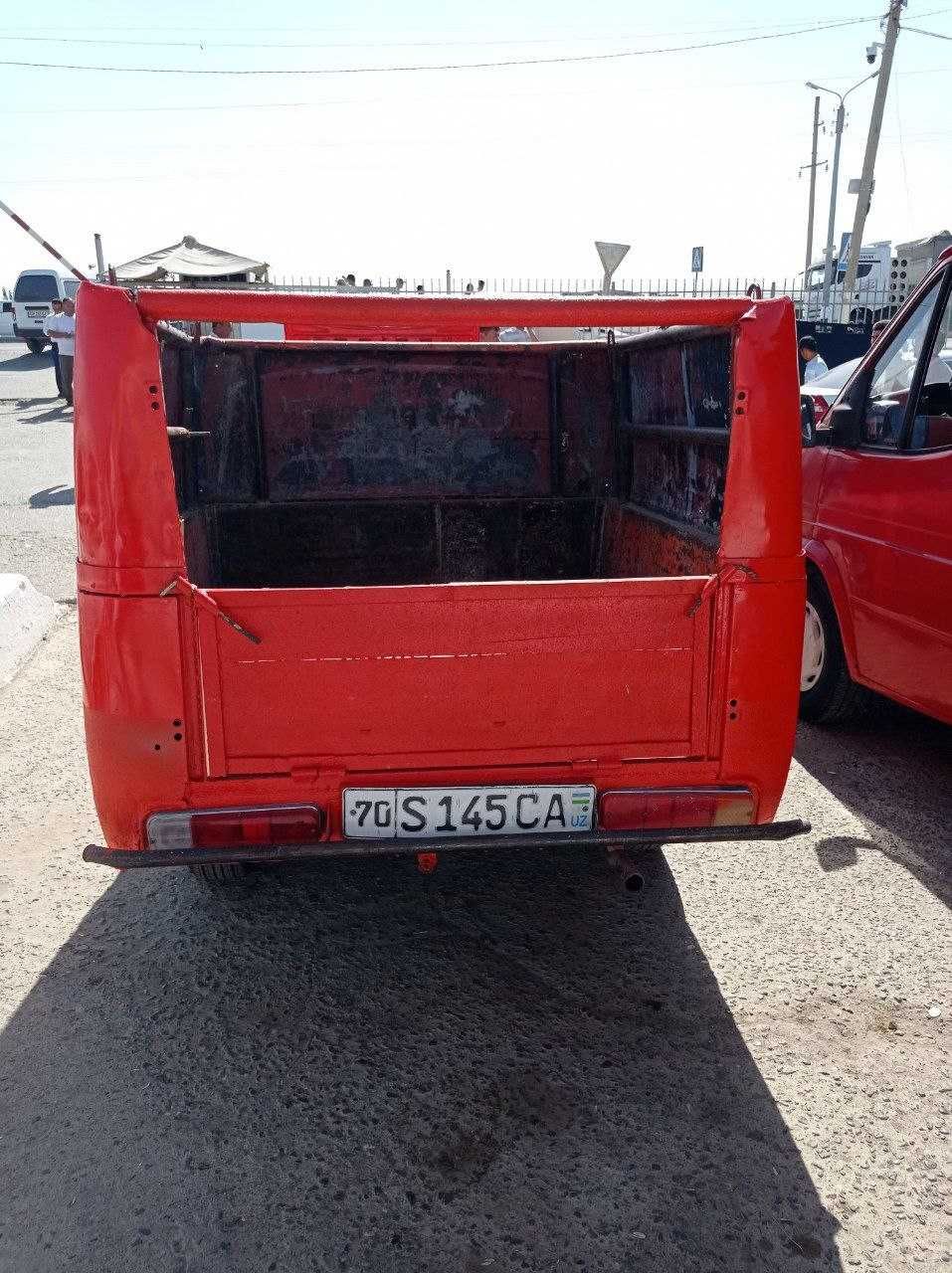 Perashkavoz sotiladi