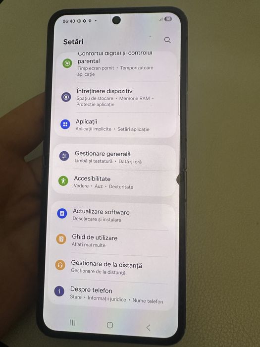 Samsung Galaxy Z Flip 6, 12GB RAM, 256GB, stare bună,