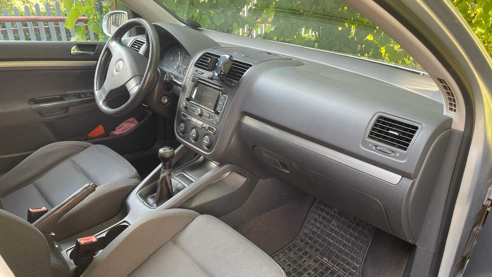 Volkswagen Golf 5 1.6 FSI ,Benzina, 115 CP