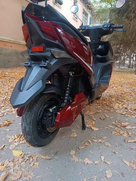 Продаю электроскутер GTR SPORT практически новый пробег 540км.