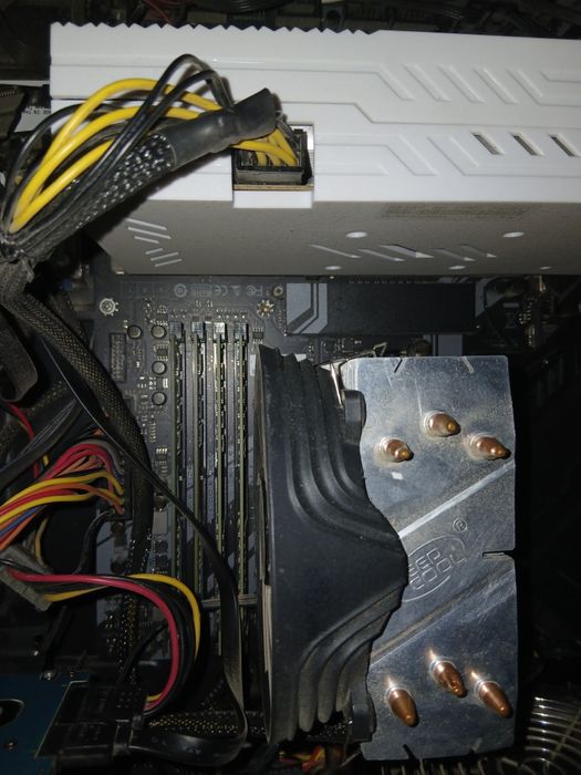 Sotiladi z490 bioston gta plata i5 10400f tosh