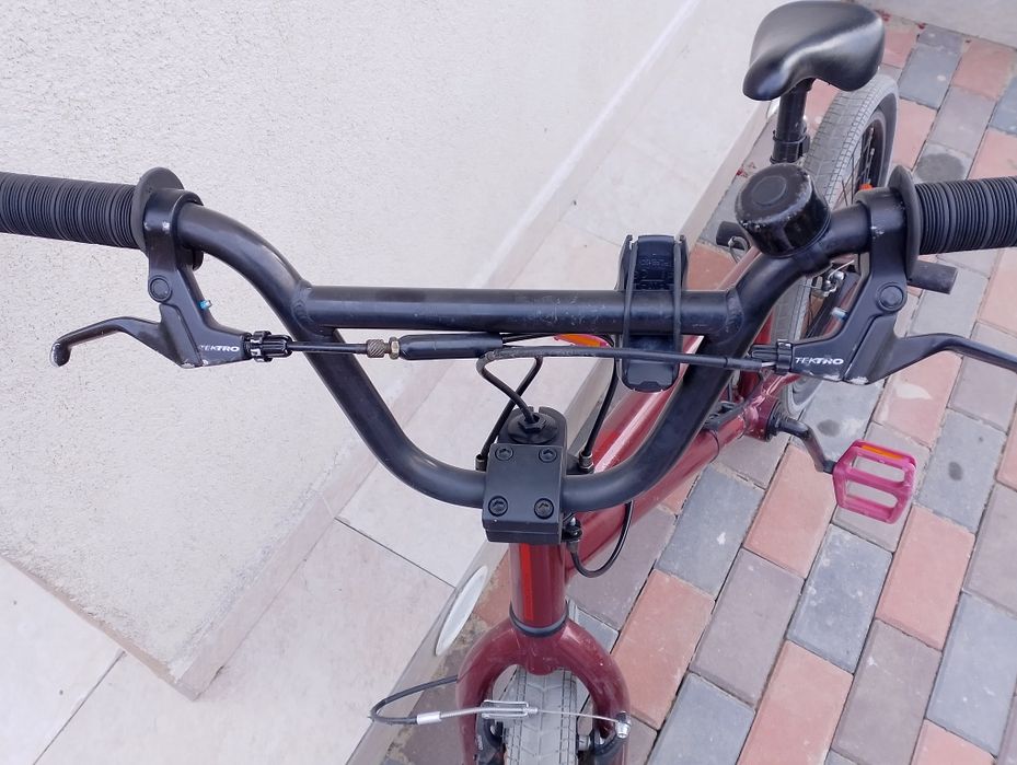 Vând bicicleta Btwin BMX