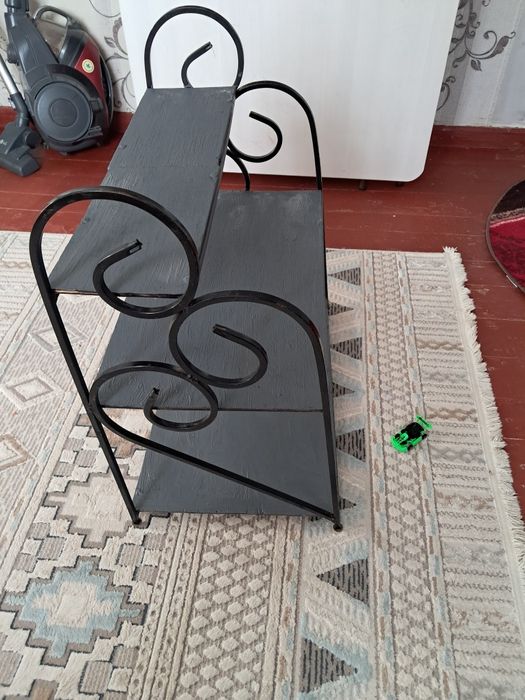 Продам полку для обуви