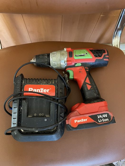 Masina Gaurit / Insurubat Panzer YT7209 cu Acumulator 14.4 V , 1.5 Ah