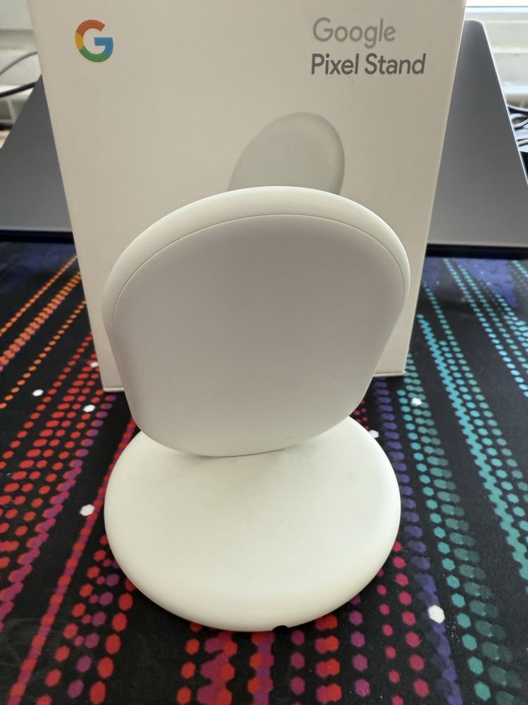 Безжично зарядно Google Pixel Stand (1st gen)