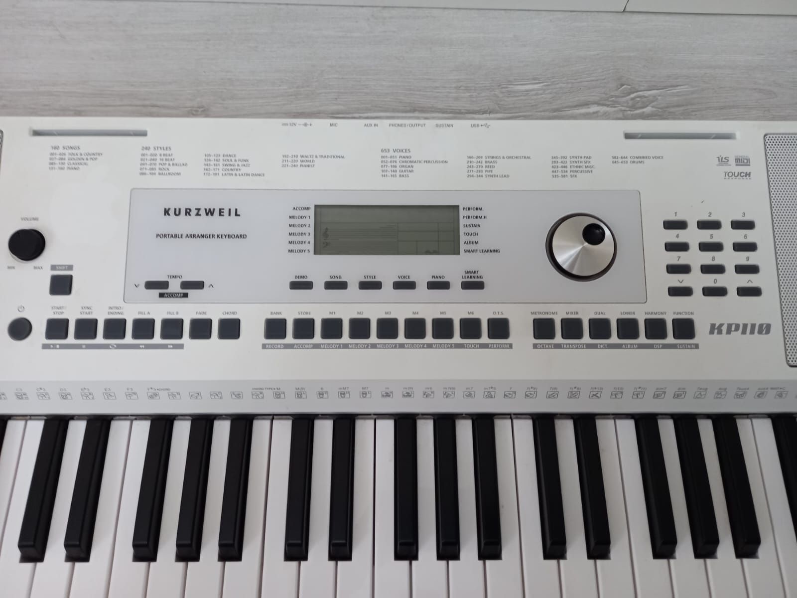 Синтезатор KURZWEILKP110 PORTABLE ARRANGER KEYBOARD отличное состояние