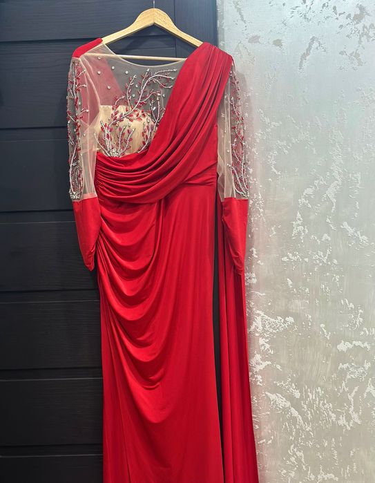 Рокли официални червен цвят