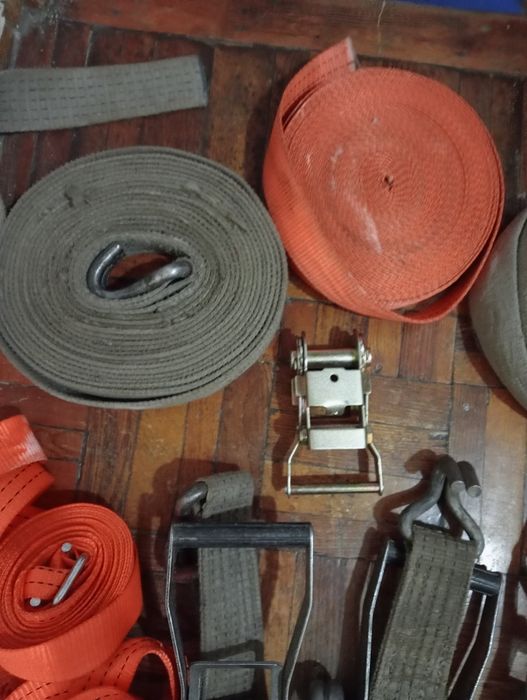 Стяжной ремень для автомобиля