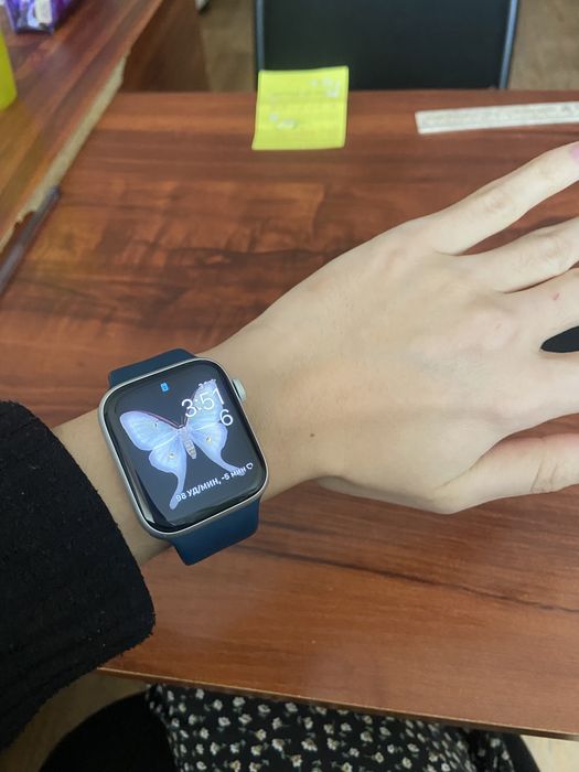 Продам часы Apple Watch se 44