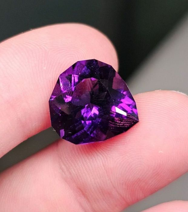 Редкий аметист 10.51 ct, природный полихромный