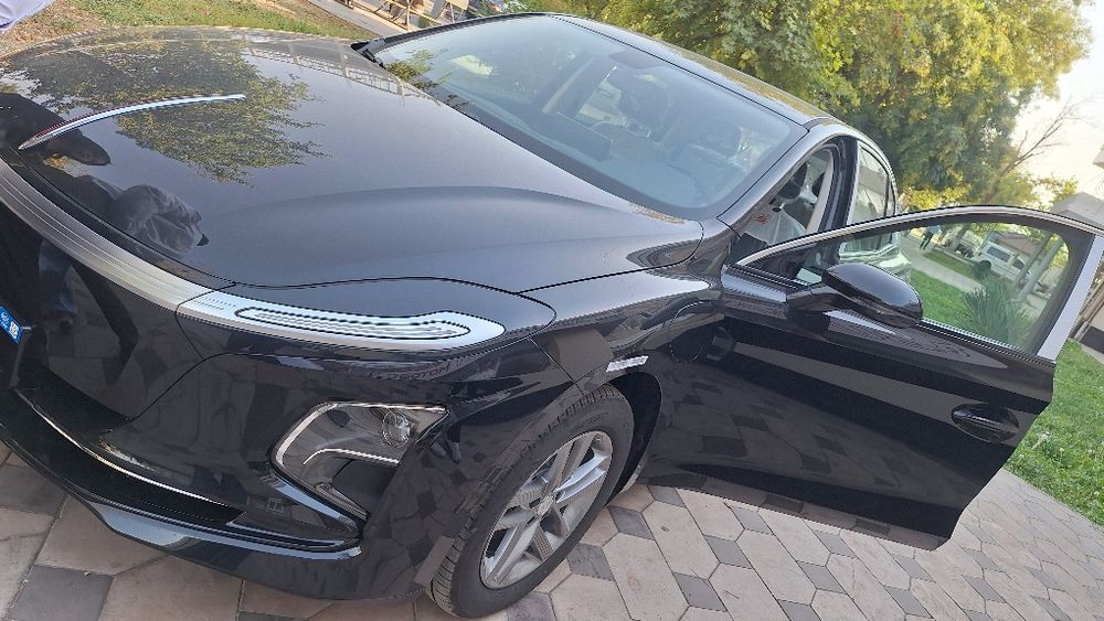 Honghi eqm 5 qora 500 km restayling  sotuga tayyor