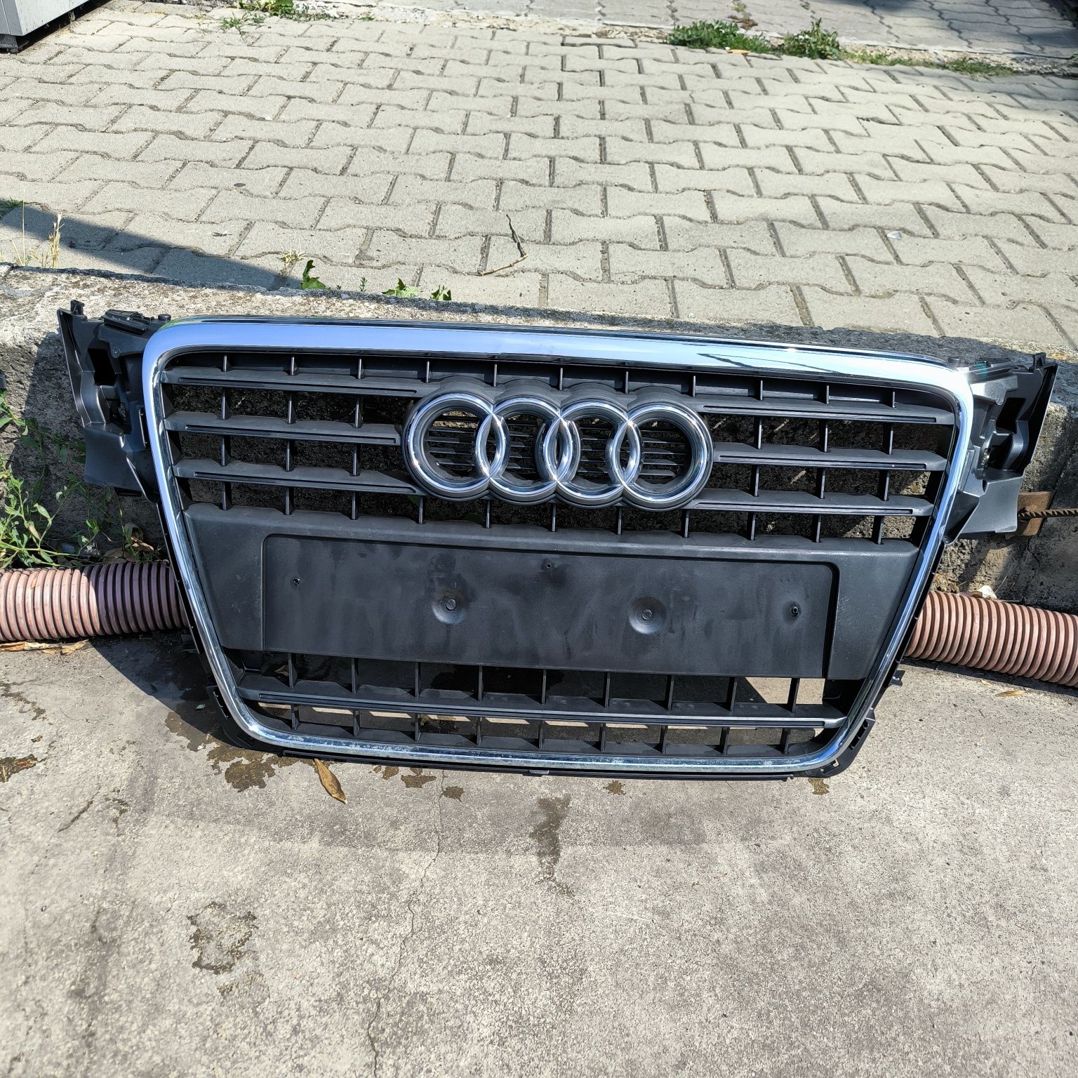 Решетка Ауди А4 Б8