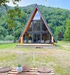 Casa si Cabana stil A-Frame pe structura de lemn