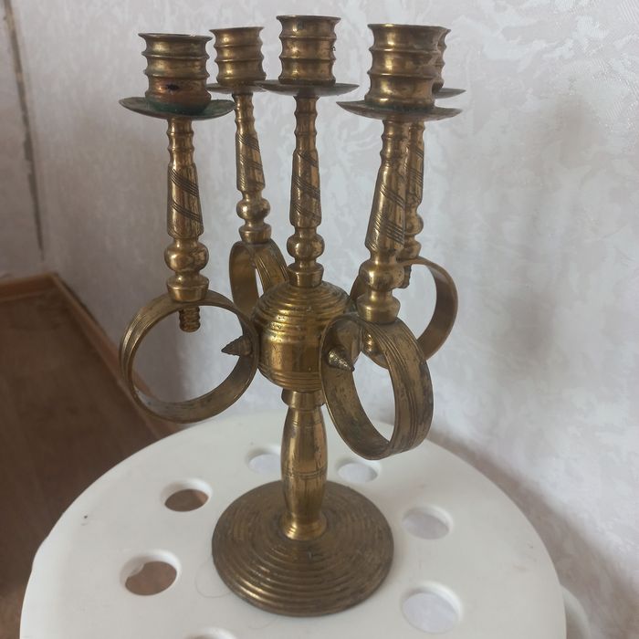 Продам бронзовый подсвечник
