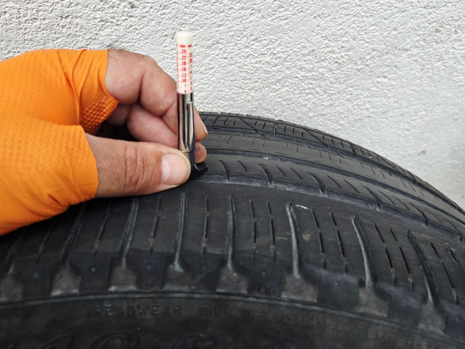 275 40 21 Pirelli scorpion verde