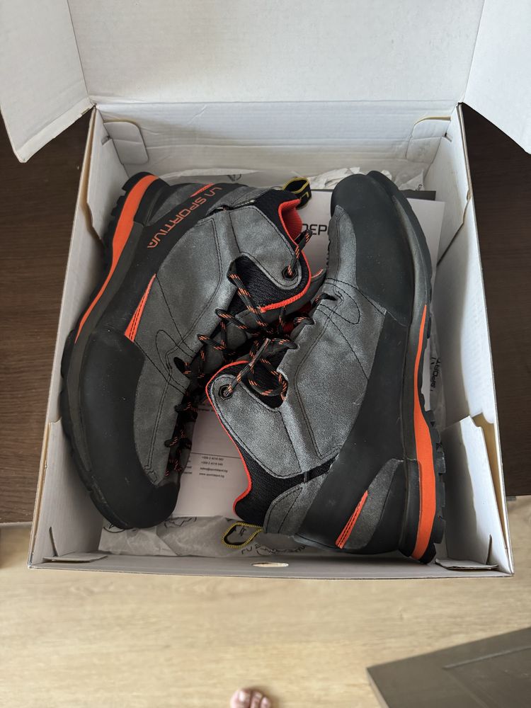 Туристически обувки LA SPORTIVA