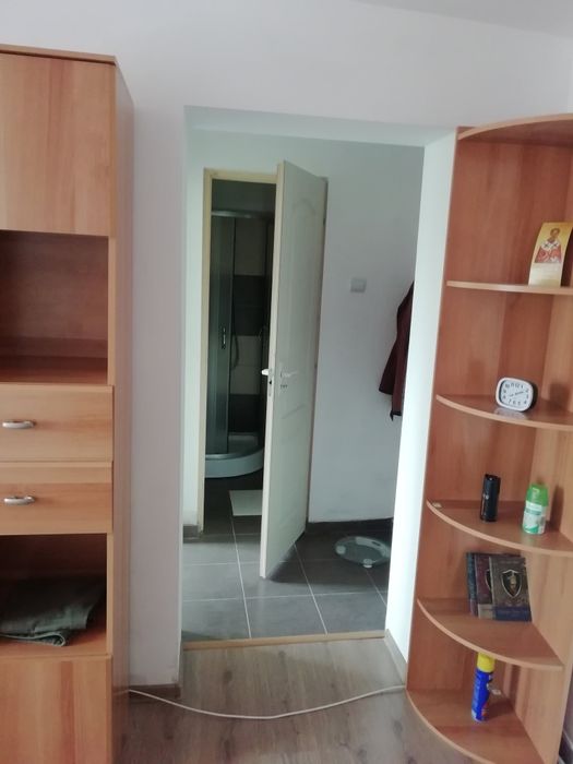 Inchiriez garsoniera