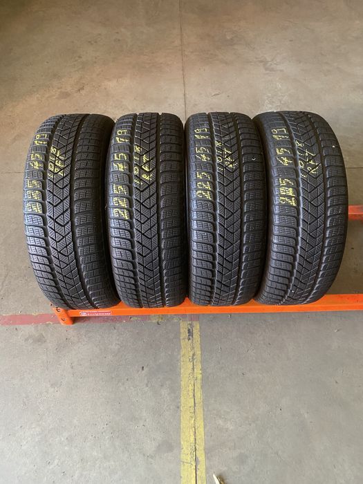 Anvelope iarna 225/45/19 Pirelli Sottozero 3 RFT 225 45 19 R19