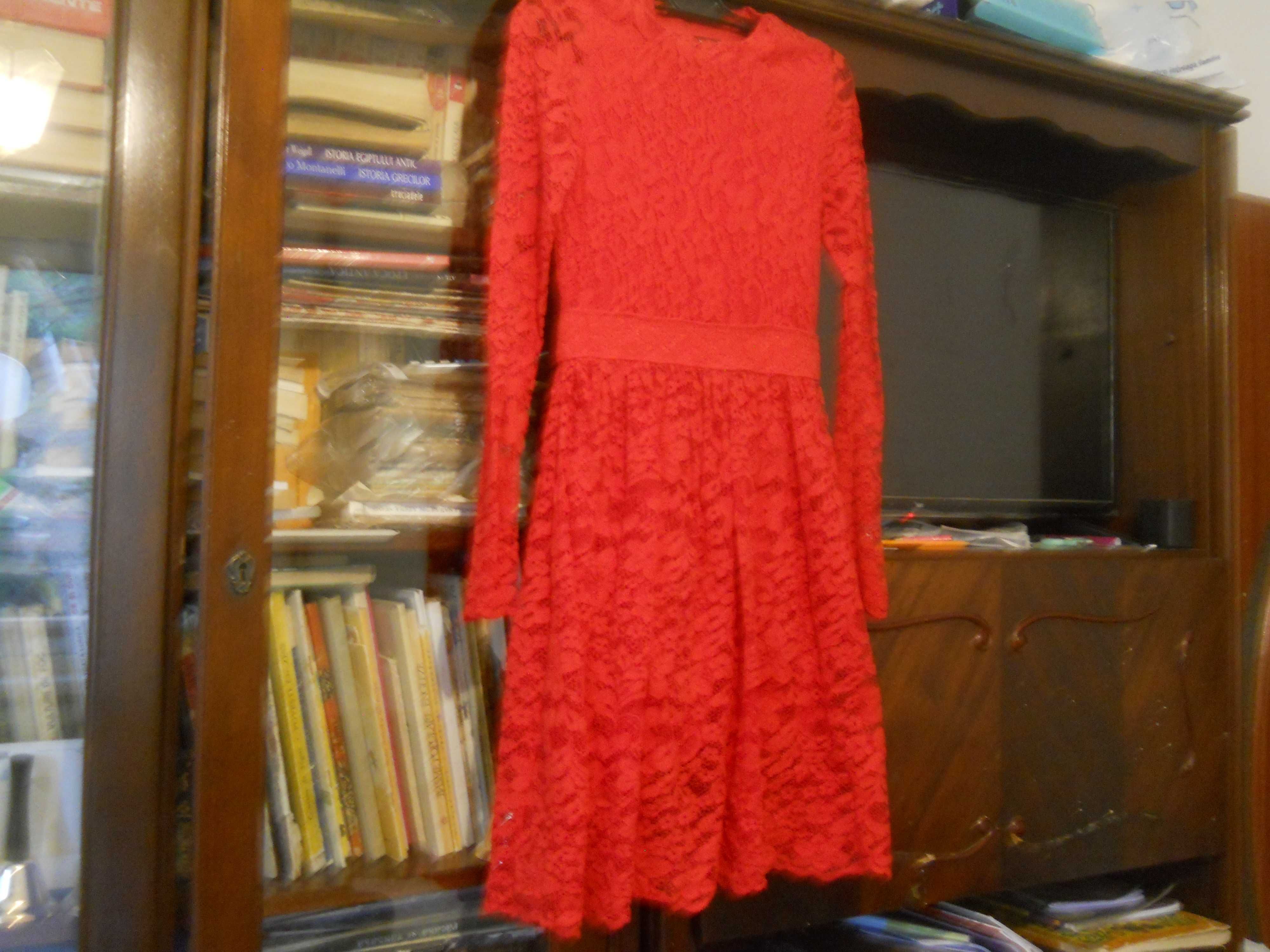 Rochie de dantela rosie Reserved 152 cm fete 10-11 ani