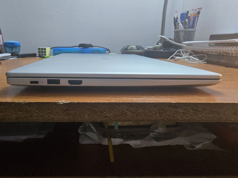 Vând Laptop HUAWEI D15