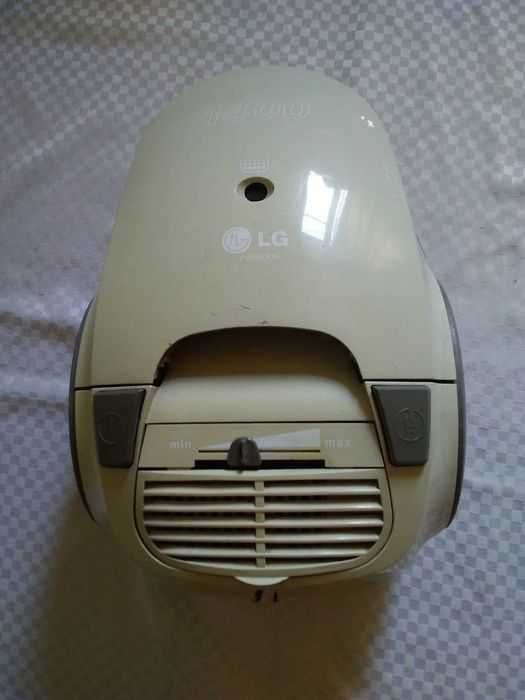 Прахосмукачка LG-1600 W