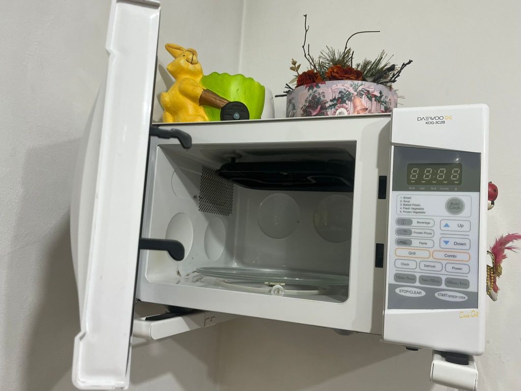 Ofertă fulger!Cuptor cu microunde Daewoo combi gril cu support
