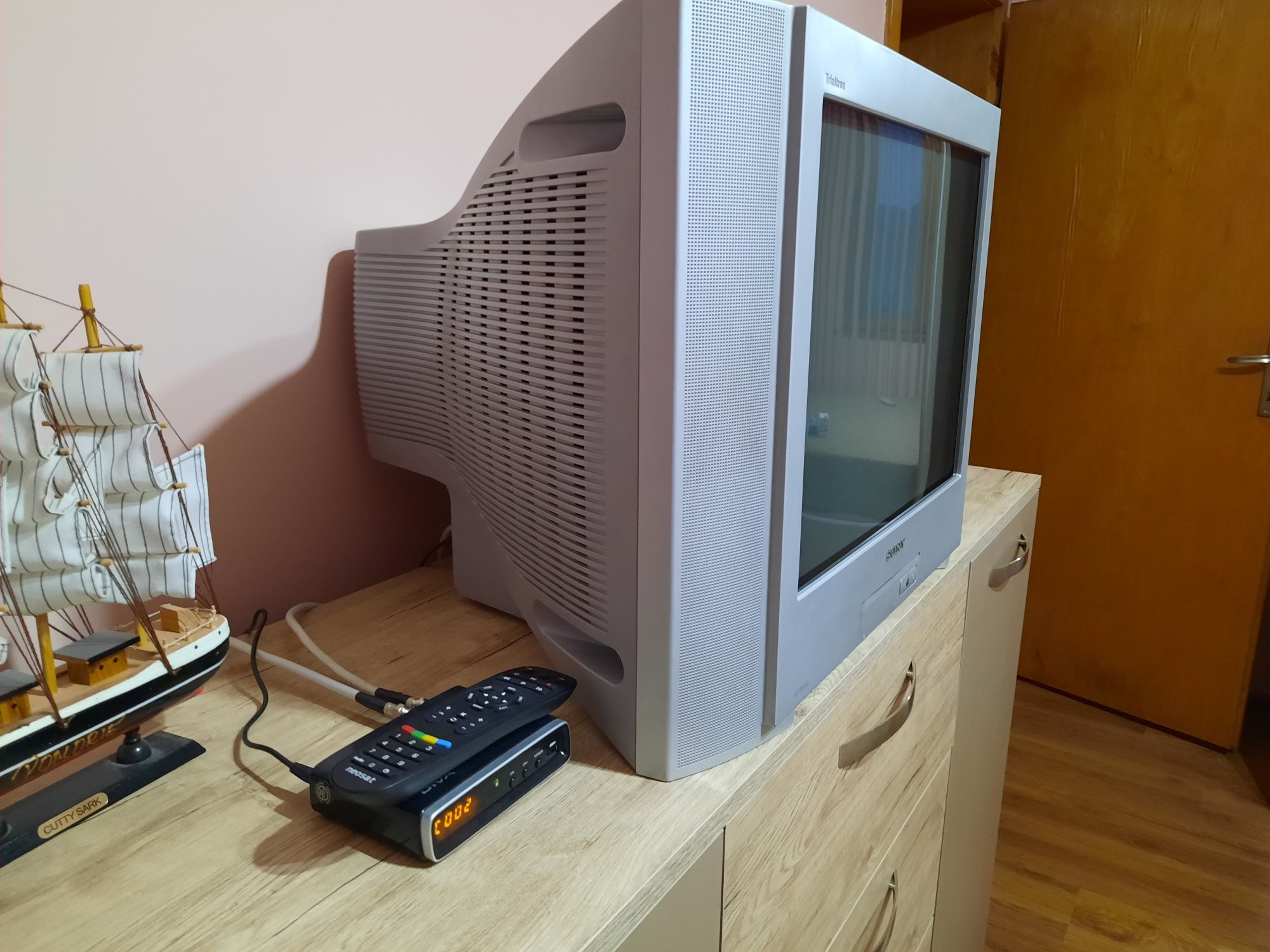 Телевизор SONY - Trinitron 21"