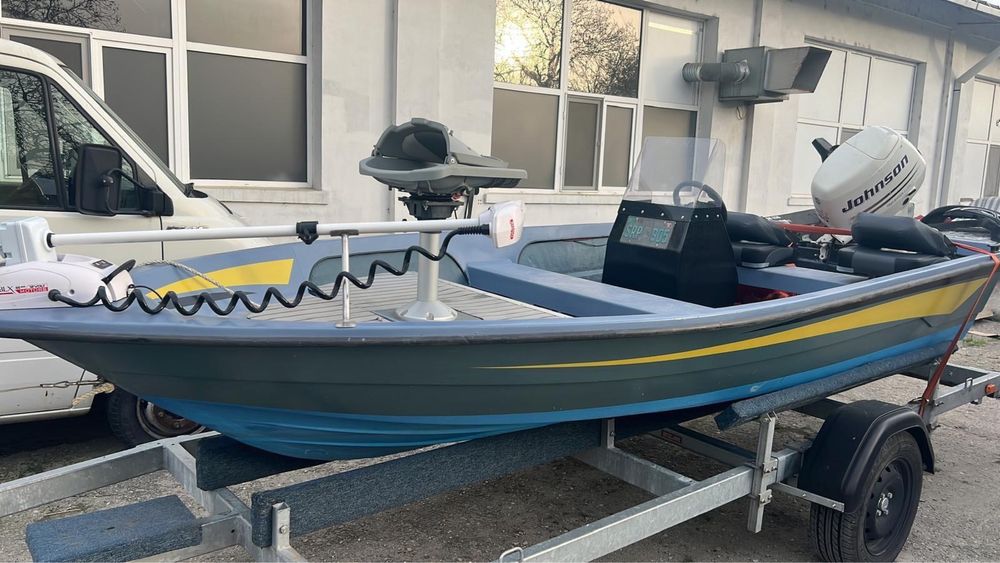 Barca Pecuit cu motor
