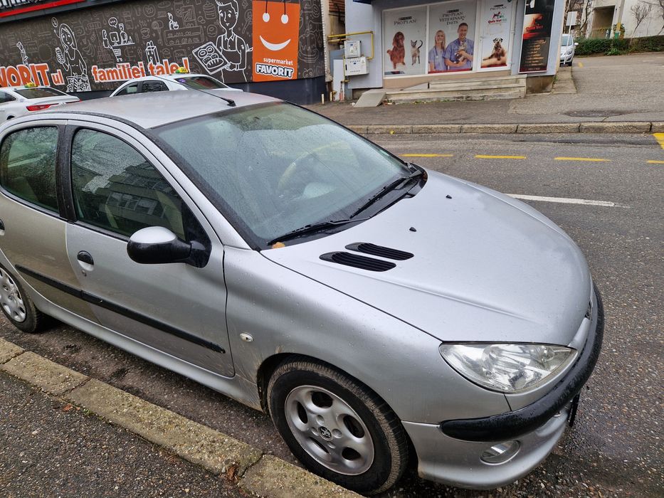 Vând Peugeot 206