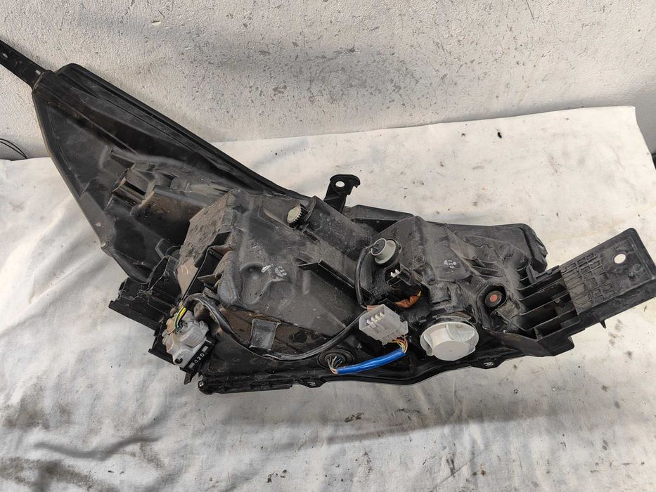 Оригинални  фарове Ляв Десен   Субару  Subaru Forester Full Led