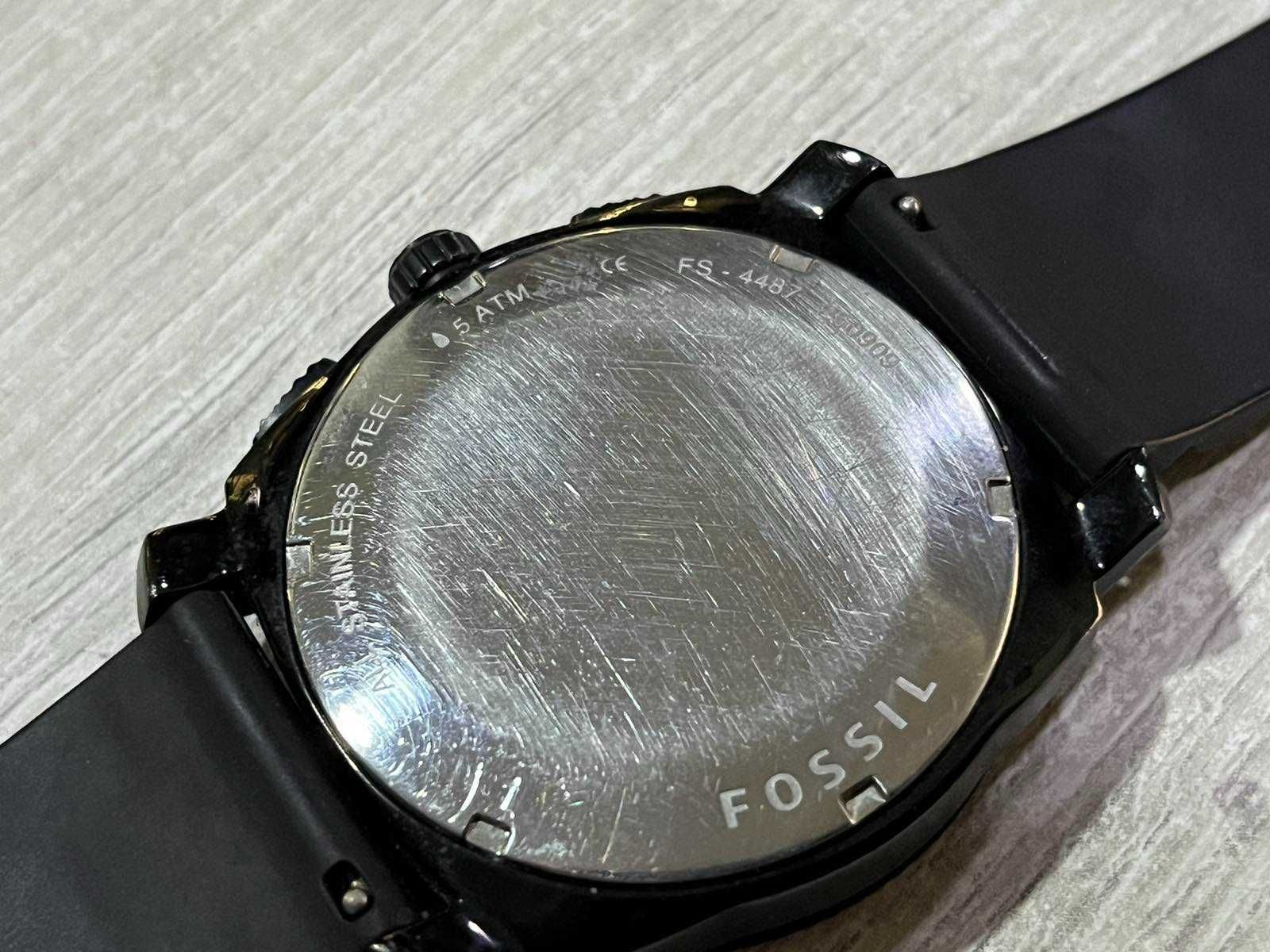 Продавам часовник Fossil FS-4487