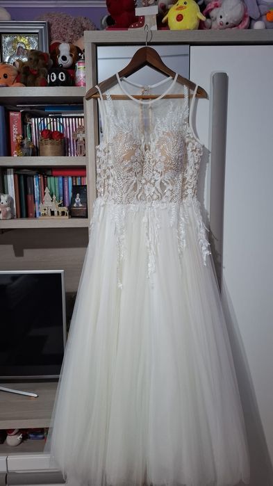 Vând rochie de mireasă.