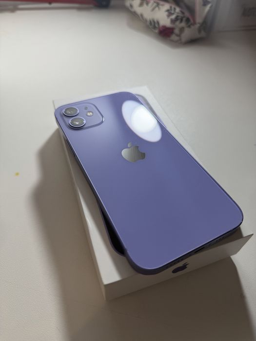 Iphone 12 в хорошем состояний